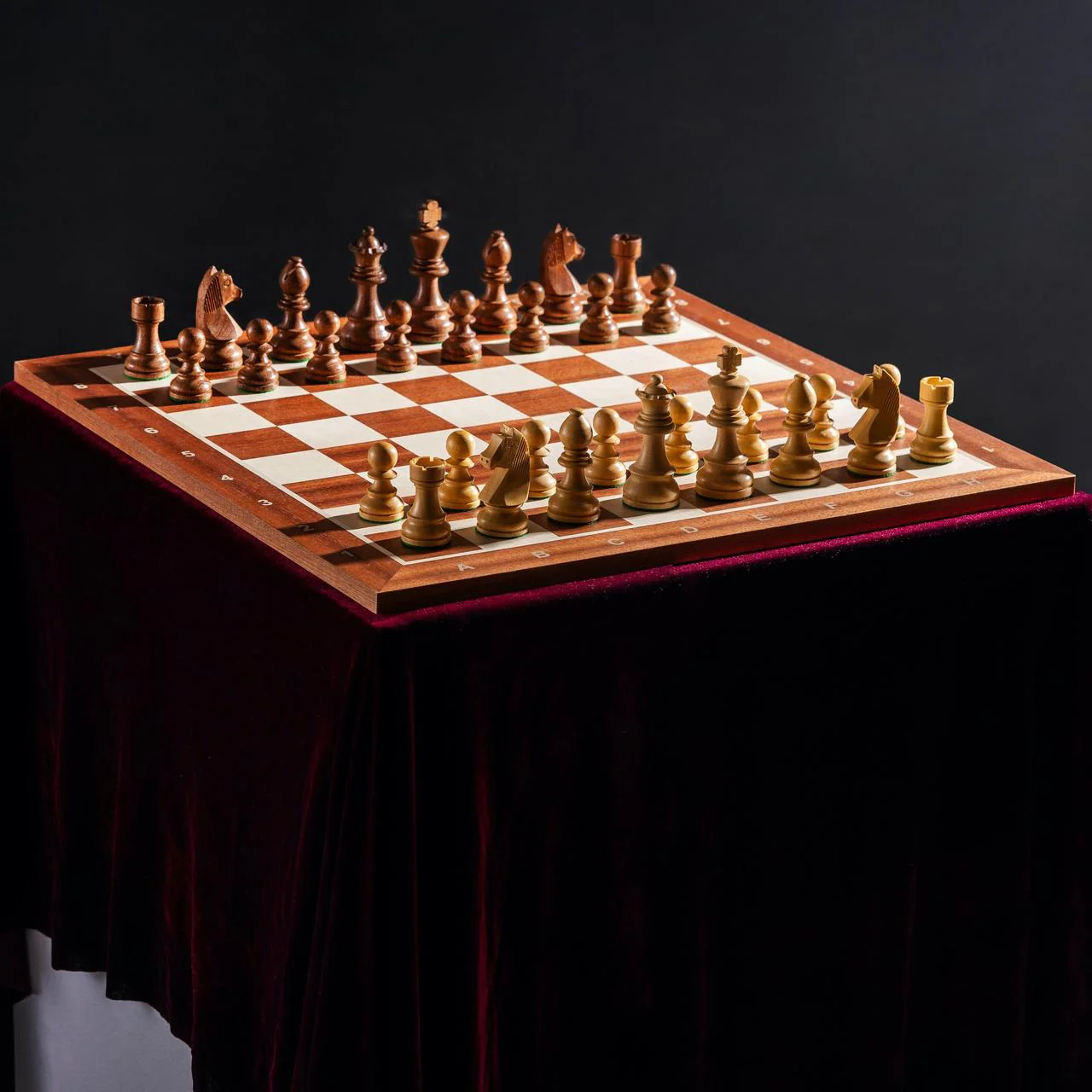 Chess Board MAHOGANY & Chess Pieces GERMAN STAUNTON Chess Board MAHOGANY & Chess Pieces GERMAN STAUNTON